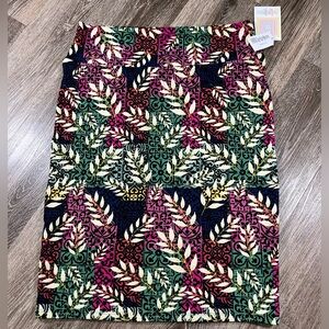 Lularoe Cassie skirt cream leaves, multicolored sz:XL